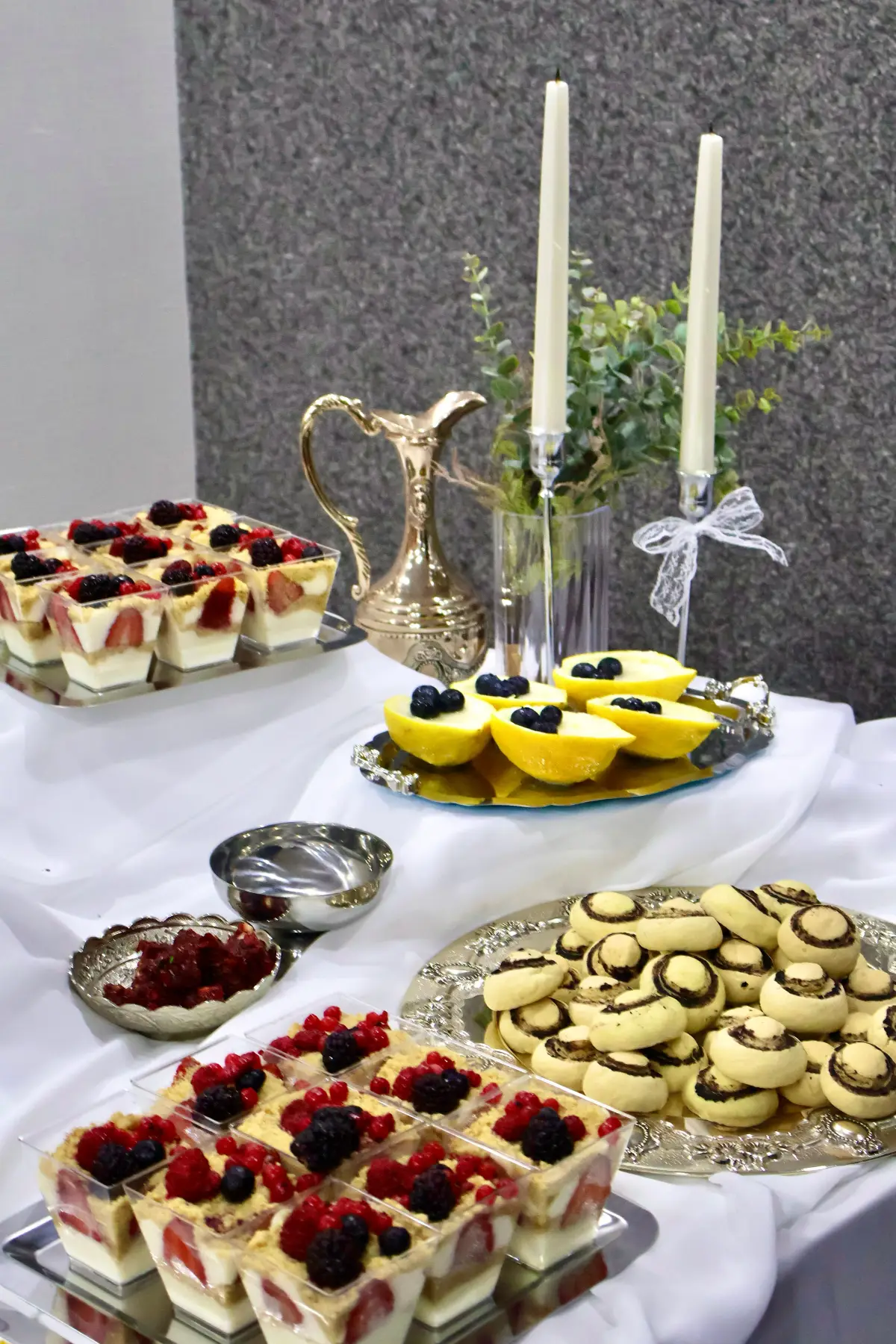 Düğün ve davetler için şık catering tatlıları