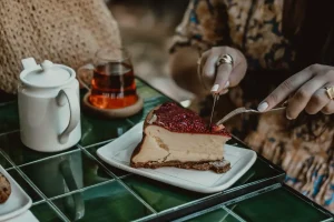 Kafeler için donuk cheesecake toptan sunumları