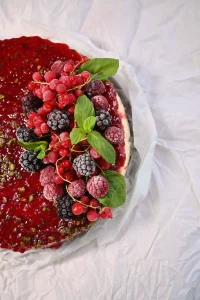 Kafeler için renkli ve taze toptan frambuazlı cheesecake