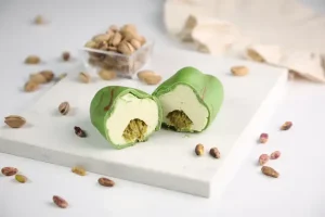 Gerçek meyve görünümünde tasarlanmış modern pasta çeşitleri